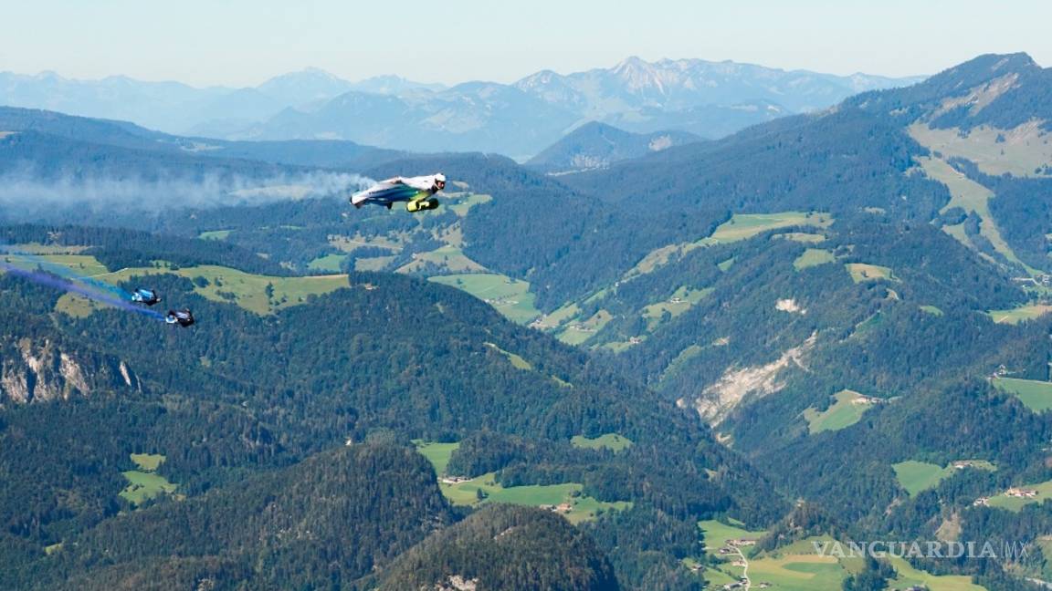 $!E-Wingsuit, el primer traje con alas de propulsión eléctrica