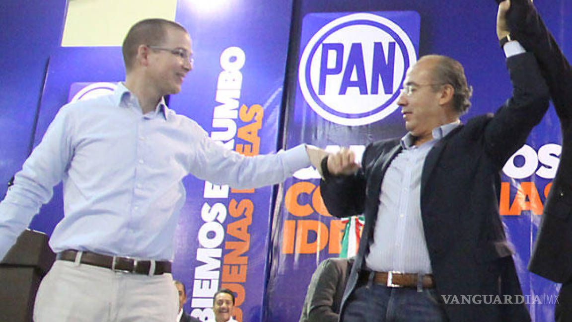Felipe Calderón amenaza con renunciar al PAN