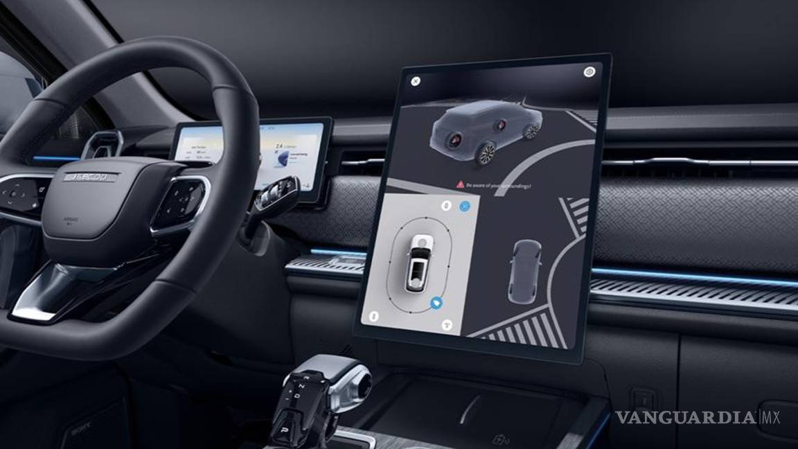 $!El interior destaca por su pantalla vertical de 14.8” y equipamiento premium, incluyendo sistema de sonido Sony y conectividad completa.