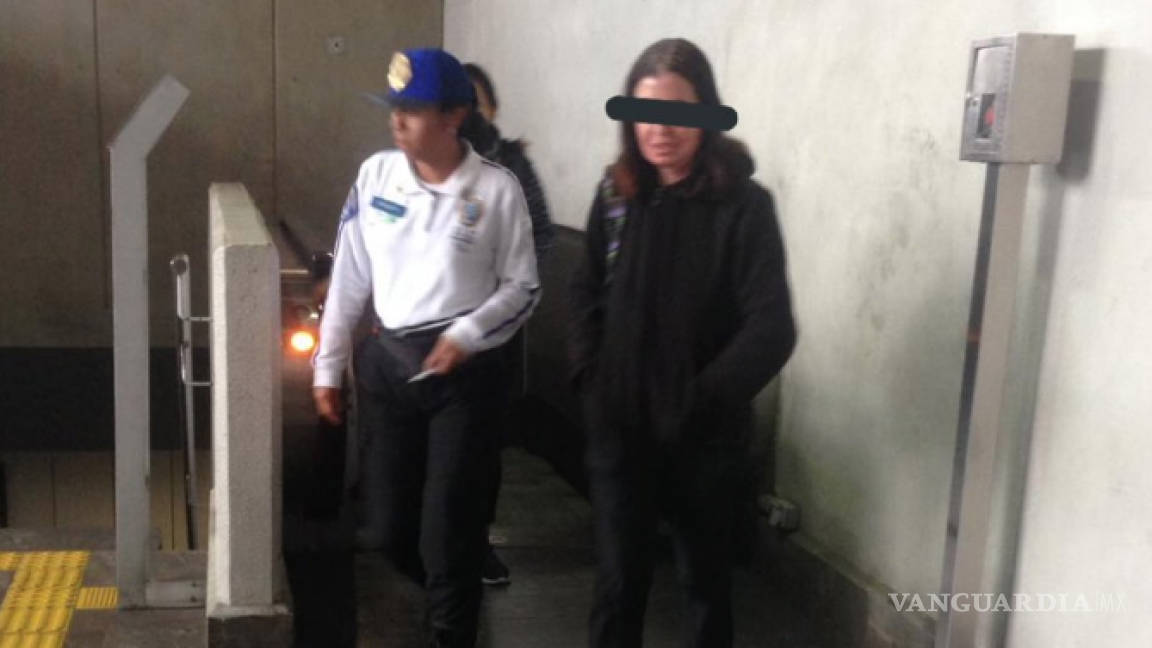 Detienen a mujer por manosear a un joven en el Metro de CDMX