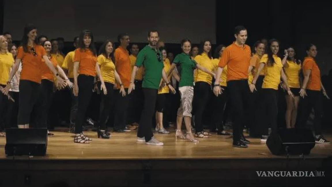 A ritmo de salsa, Emiliano Salinas y su hermana le bailan al líder de la secta sexual NXIVM por su cumpleaños (Video)