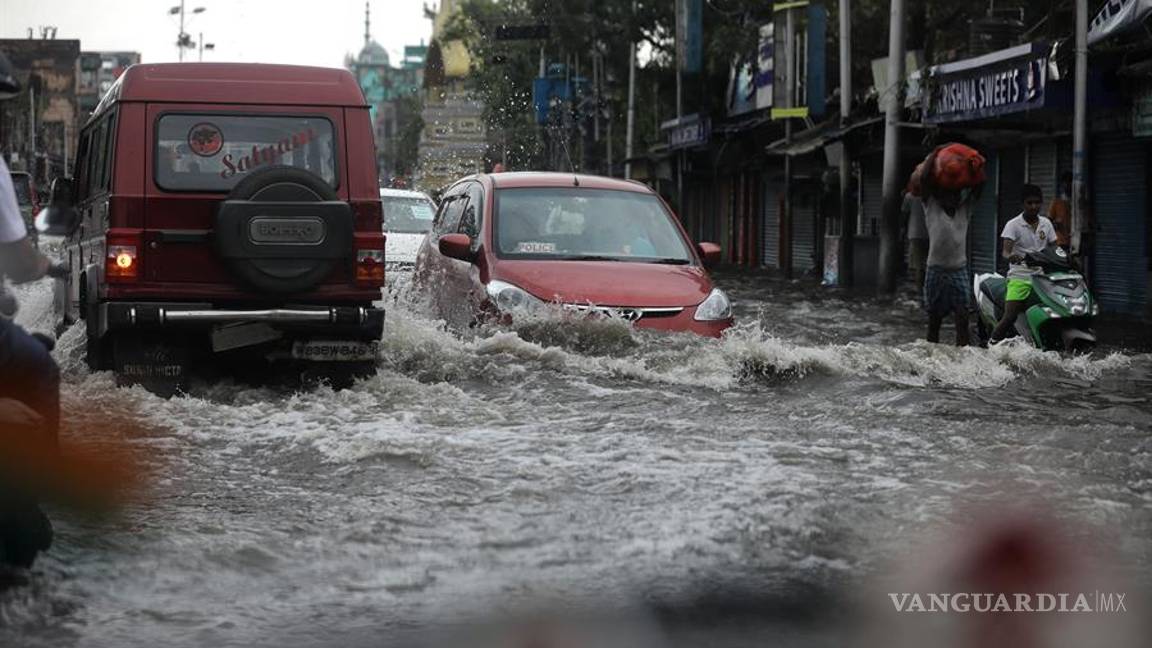 $!Super ciclón Amphan arrasa y destroza todo lo que se interpone en su paso por la India y Bangladesh (fotos)