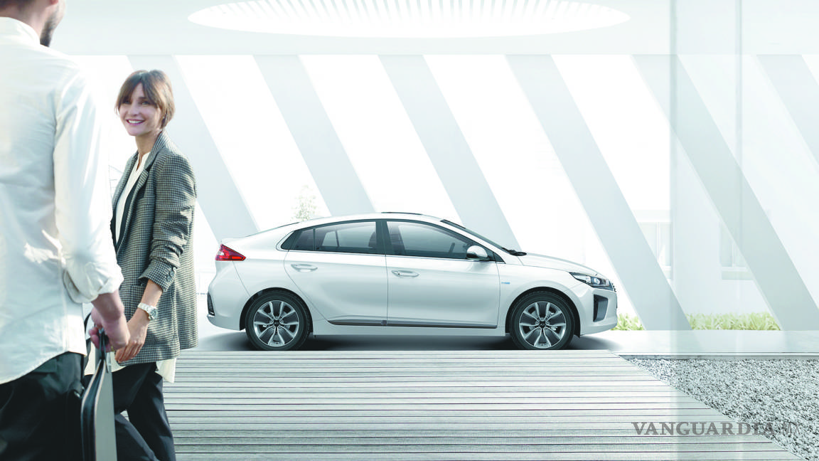 Hyundai Ioniq, híbrido que fluye como viento