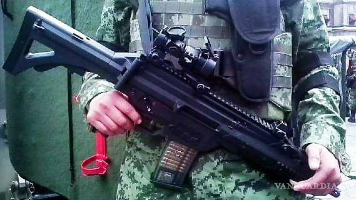 Narcos ya usan la “serpiente de fuego” de la Sedena, el rifle fabricado por el Ejército