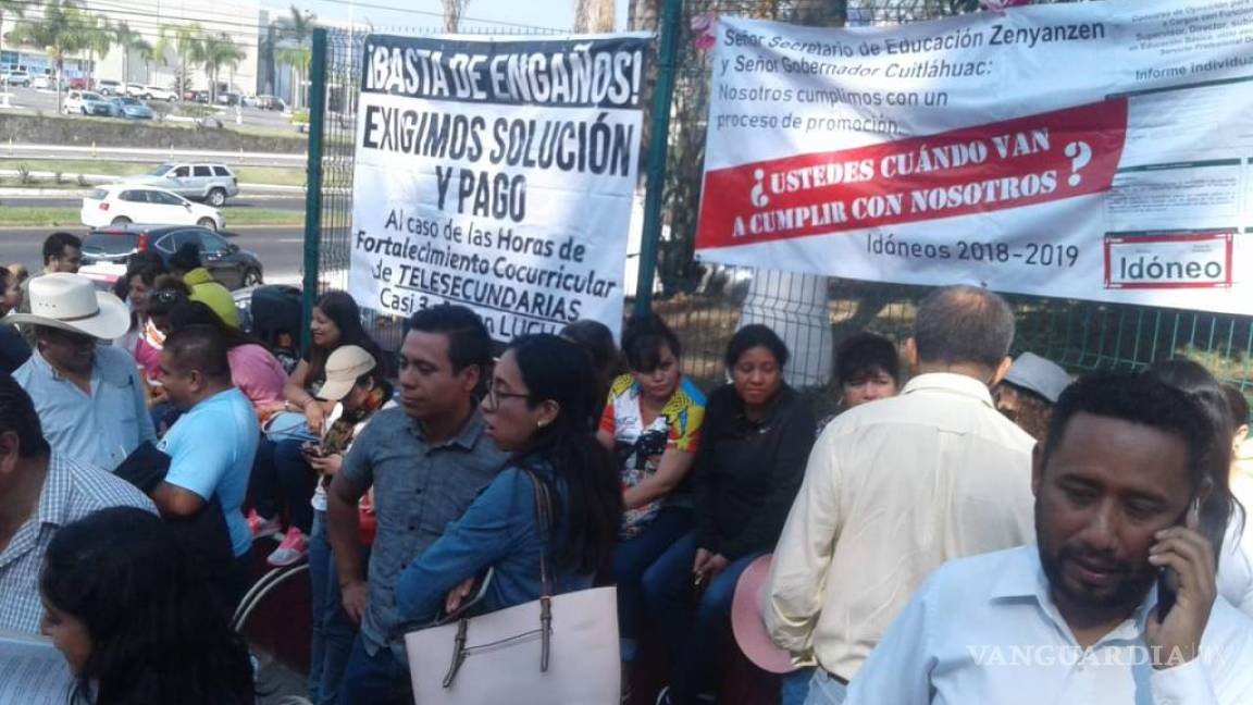 SNTE toma instalaciones de la Secretaría de Educación de Veracruz