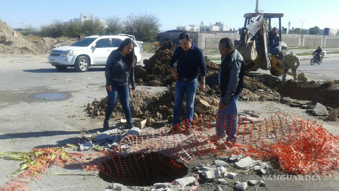 $!Colapso de colector inunda de aguas negras más de 120 casas en Torreón