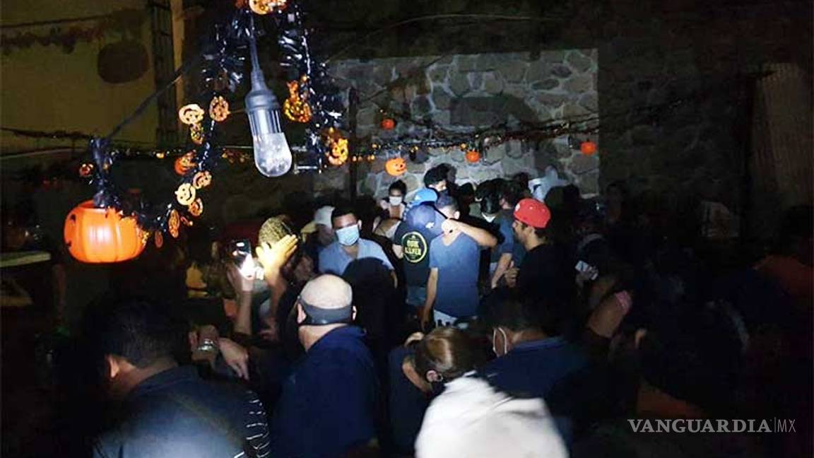 $!Fiesta de Halloween en Acapulco convocó a más de 300 jóvenes