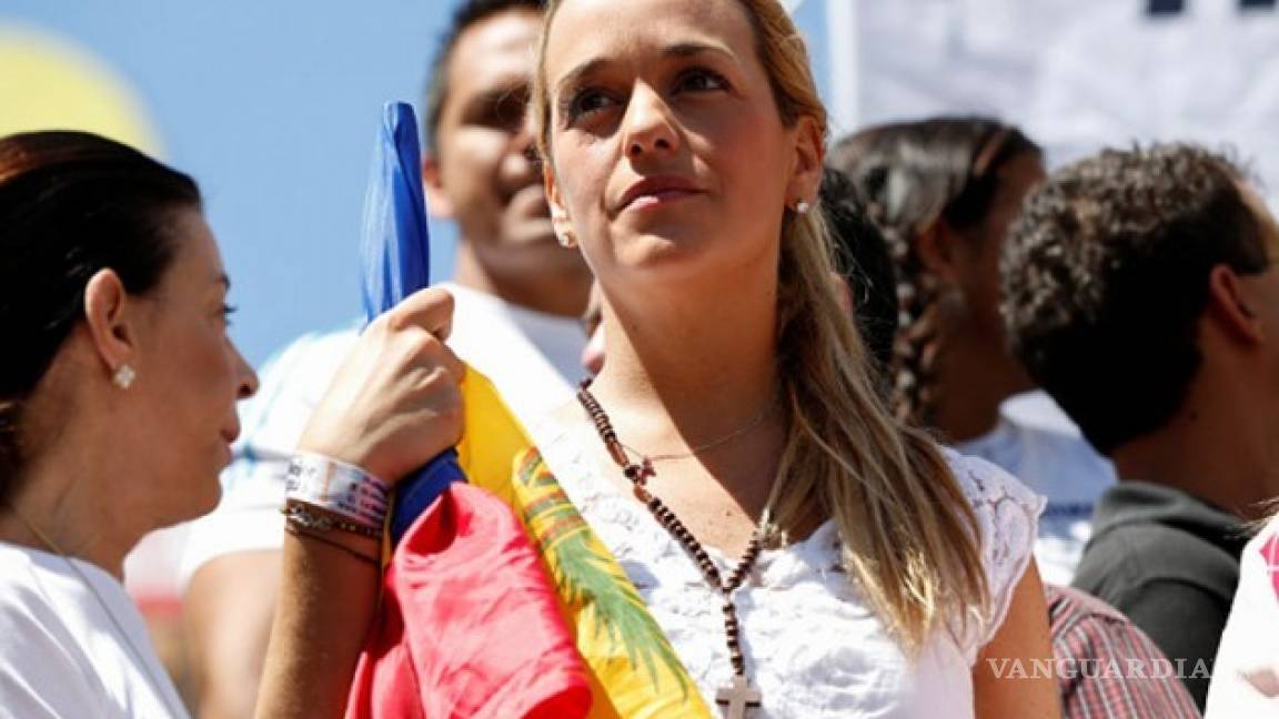 Lilian Tintori va a la cárcel donde está preso Leopoldo López tras un mes sin visitas