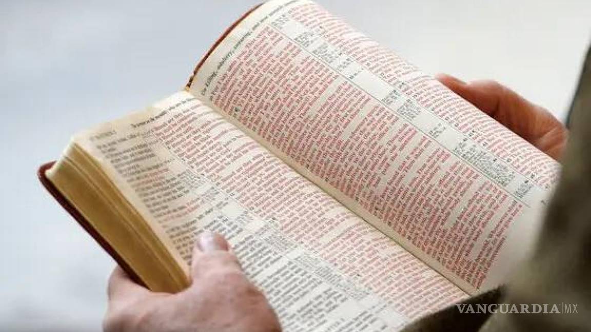 Vetan la Biblia por contenido “pornográfico”, en escuelas de EU