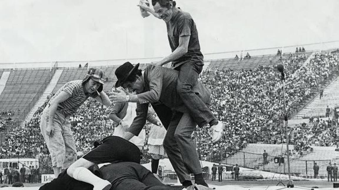 $!Chespirito y su relación con los dictadores Pinochet y Videla; actuó en campos de concentración (video)