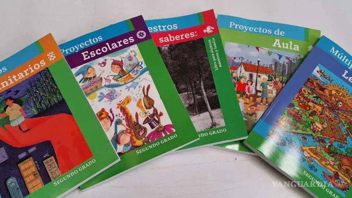 $!‘Pseudo intelectuales’ los que piden retirar nuevos libros de texto, afirma Marx Arriaga