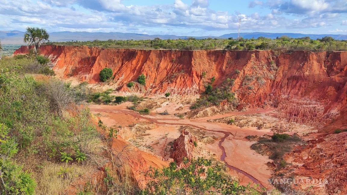 $!Valle de Tsingy Rojo.