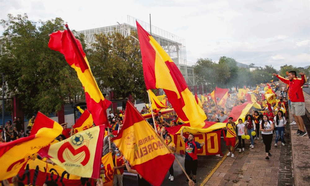 $!Afición de Monarcas volvió a violar cuarentena para salir a protestar por mudanza del equipo
