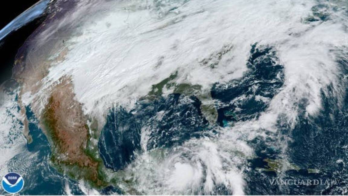 'Zeta' se convierte en huracán categoría 1 y avanza hacia la Península de Yucatán