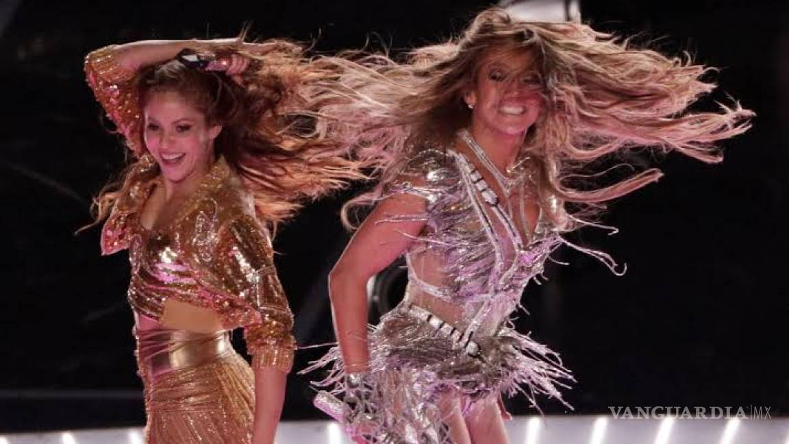 El momento entre Shakira y JLo que no viste en el Medio Tiempo