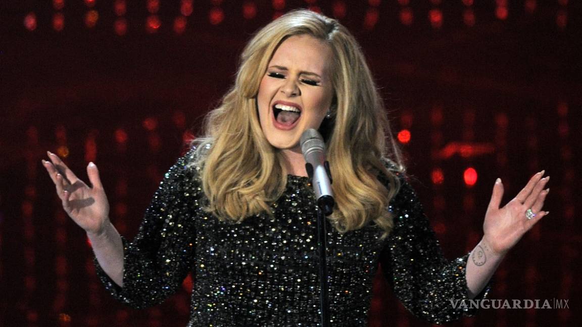 Adele les dice &quot;Hello&quot; a los Grammy 2016