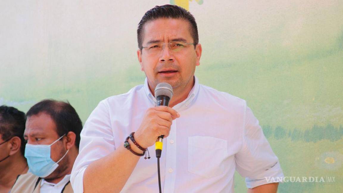 ‘El feminismo y homosexualidad en jóvenes no es normal’, dice alcalde de Chiapas