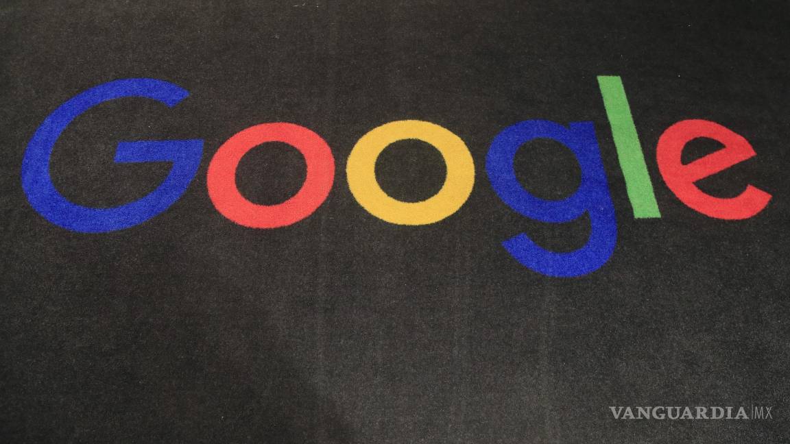 $!El logo de Google se muestra en una alfombra en el hall de entrada de Google Francia en París.