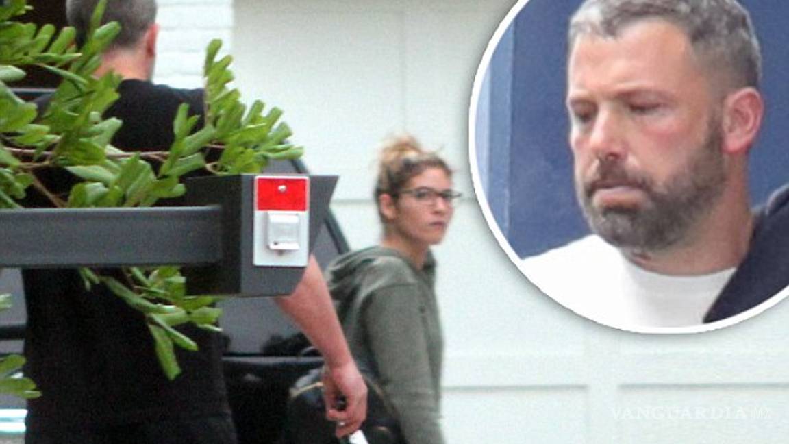 $!Ben Affleck está oficialmente divorciado y lo celebra con su novia