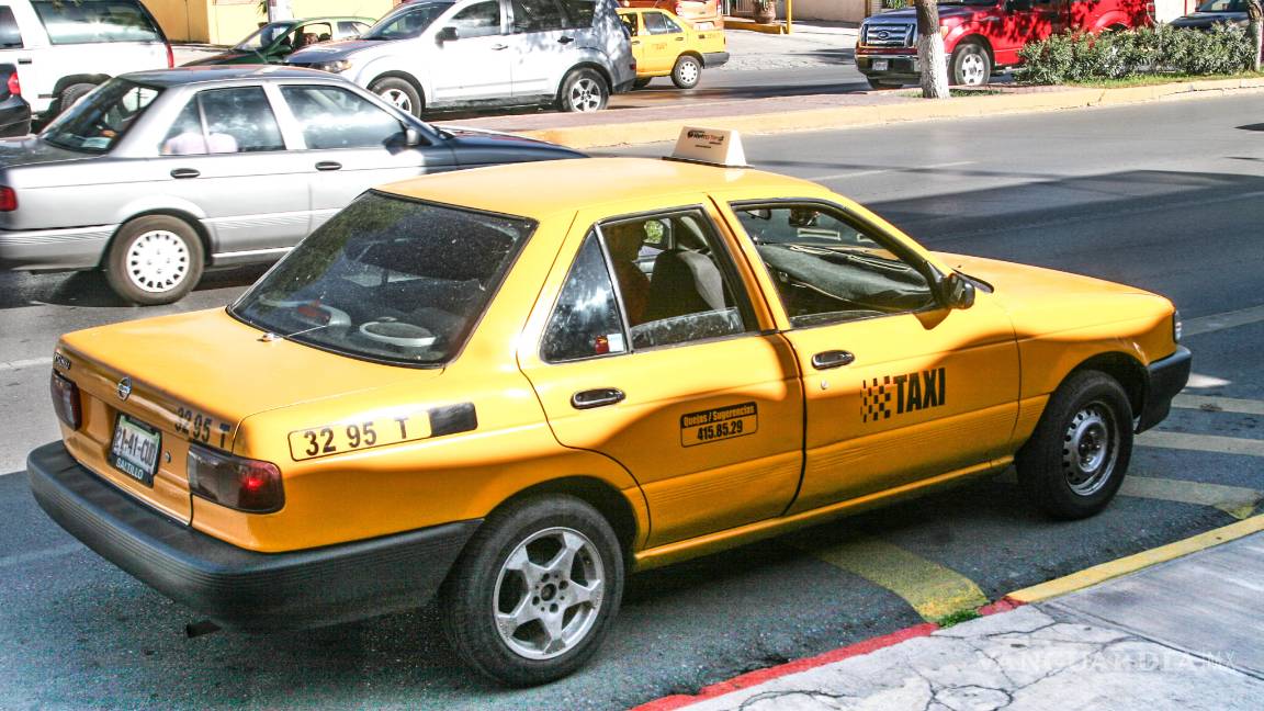 $!Uber vs taxi en Saltillo; un recorrido por las calles de la Ciudad en el primer día de operaciones de Uber en Coahuila