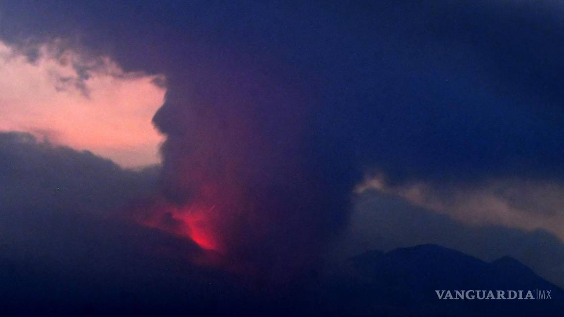 Entra en erupción volcán Sakurajima de Japón; declaran alerta máxima