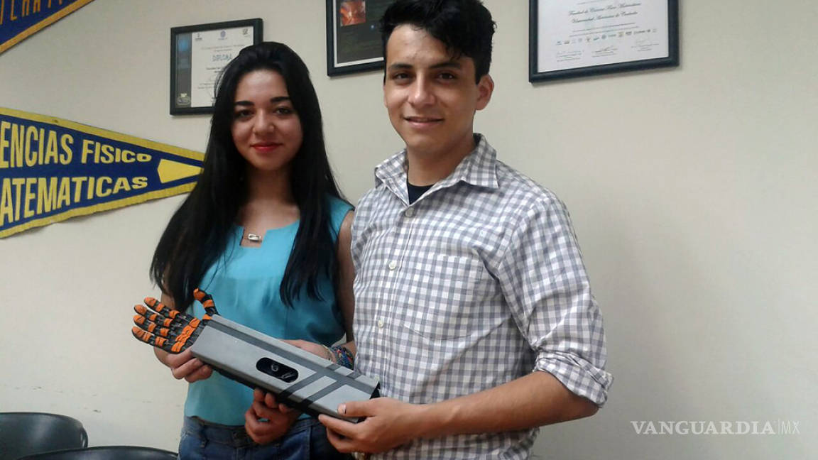 Crean estudiantes de Saltillo brazo robótico para uso industrial con potencial de prótesis médica
