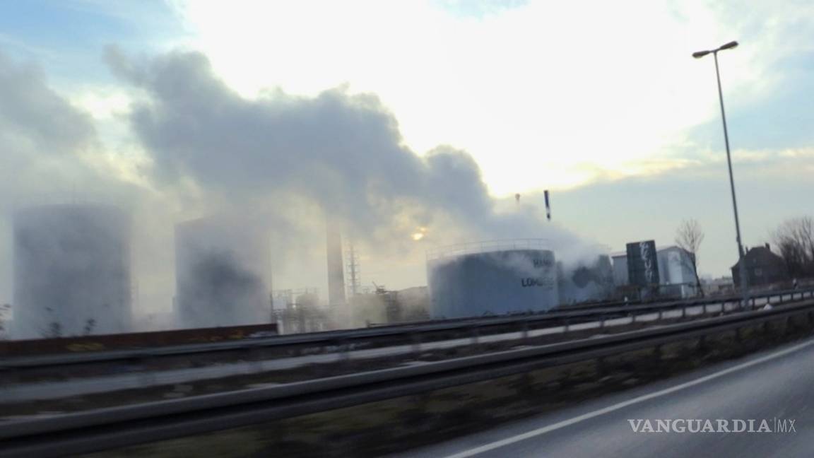$!Fuga de ácido sulfúrico provoca nube tóxica en ciudad alemana
