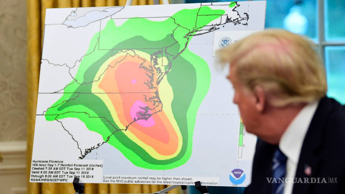 $!Trump pide a la población que se resguarde del huracán "Florence"