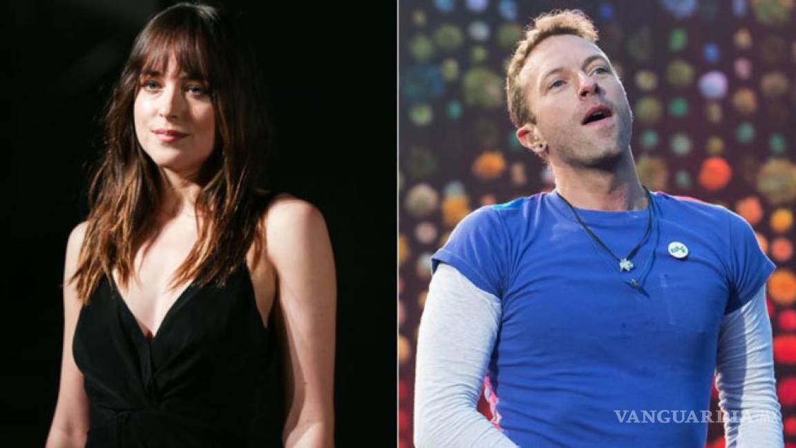 Chris Martin y Dakota Johnson muestran su amor en la playa; se confirma romance