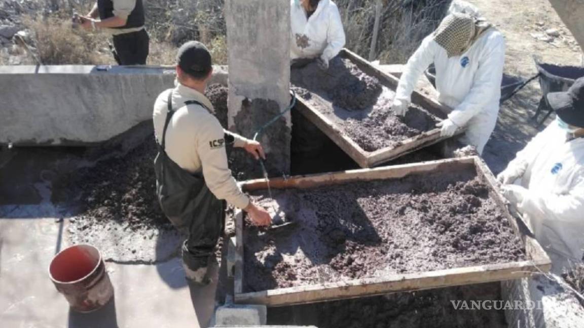 Exigen entrega de restos hallados en fosa de Nuevo León