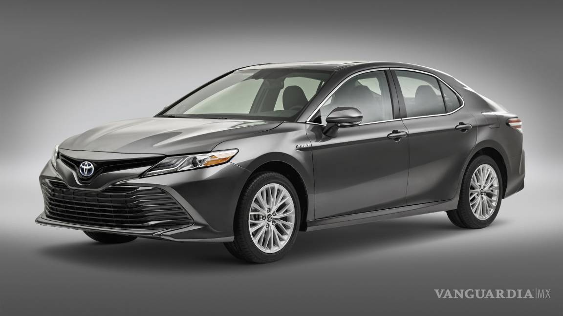 $!Toyota Camry Hybrid llega a México; estos son sus precios, versiones y equipamiento
