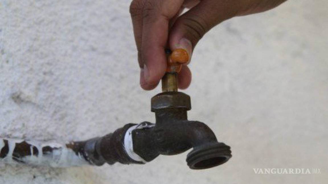 Por el calor, consumo de agua potable aumenta entre un 20 y 40% en Coahuila