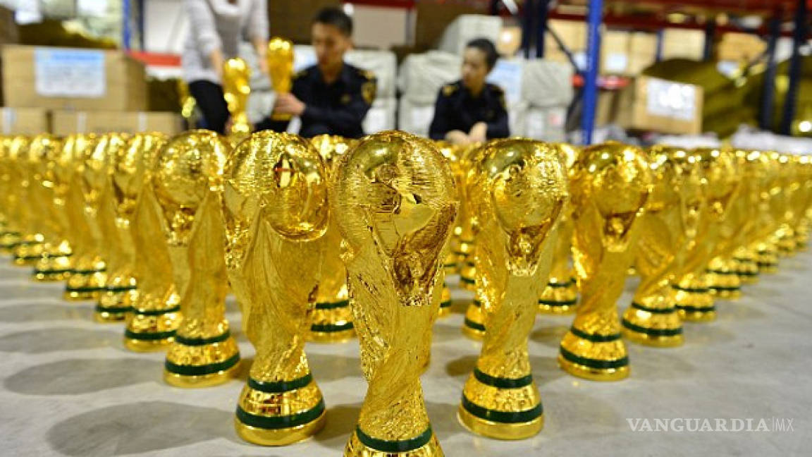 Desarticulan banda en Argentina que transportaba droga en trofeos del Mundial