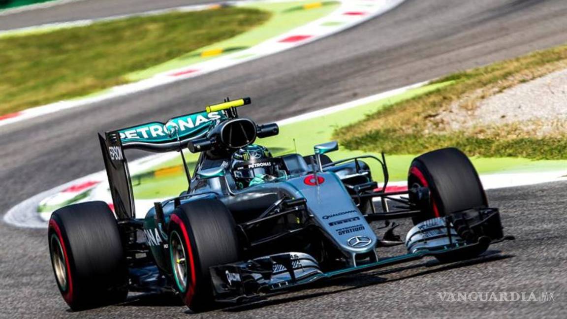 $!Mercedes manda en los primeros libres en casa de Ferrari