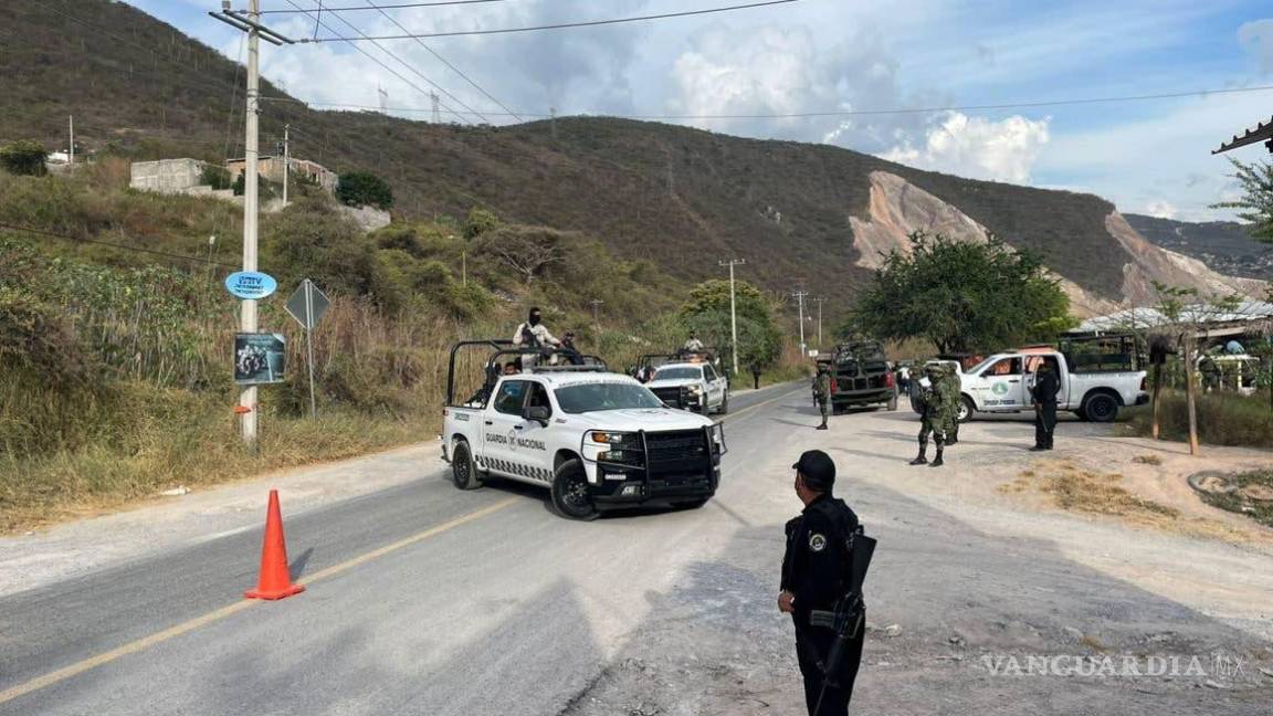 Rescatan 100 civiles armados a dos detenidos en Guerrero
