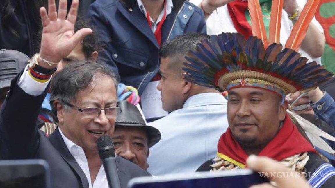 Gustavo Petro es investido como el nuevo presidente de Colombia
