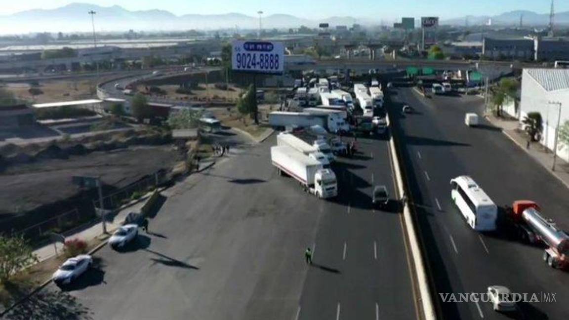 $!Sí hay paro nacional de transportistas, bloquean carreteras para exigir seguridad