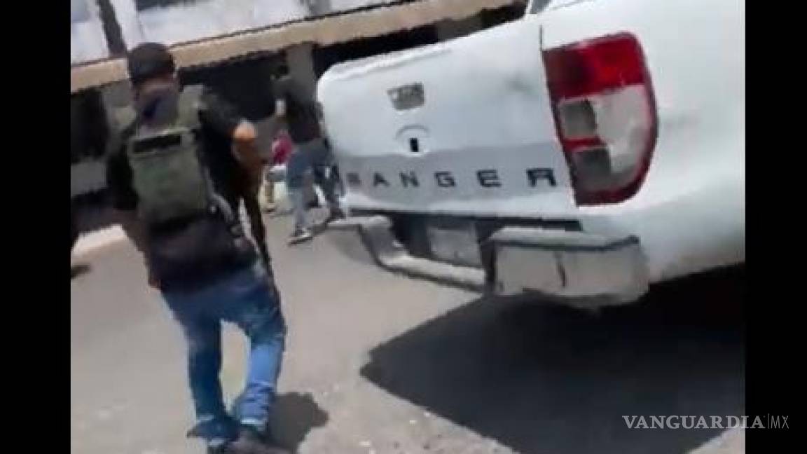 Asesinan a hombre frente a su esposa e hijos en Michoacán por negarse a ser plagiado (video)