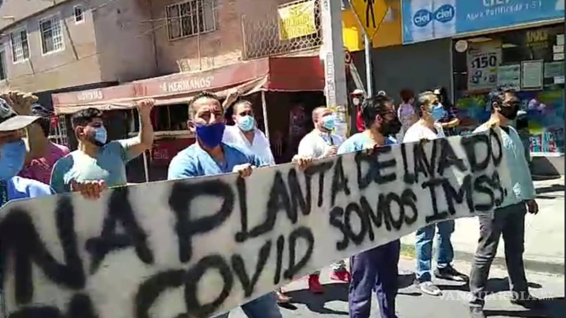 Empleados del IMSS en Torreón exigen vacuna anti Covid-19