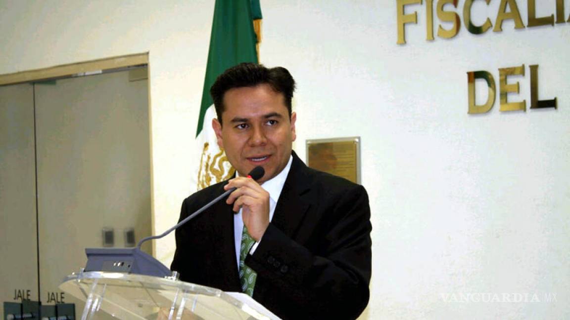 Entrega ASF informes de cuenta pública a Sergio Sisbeles, diputado de Coahuila