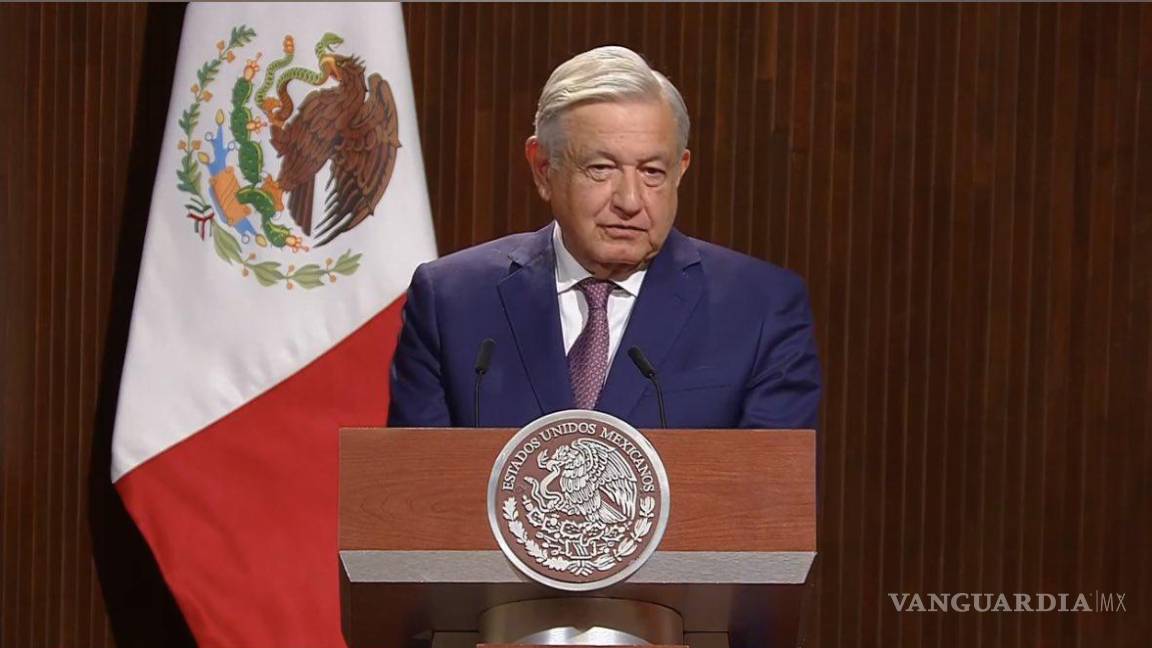 AMLO encabeza ceremonia por el 106 aniversario de la Constitución