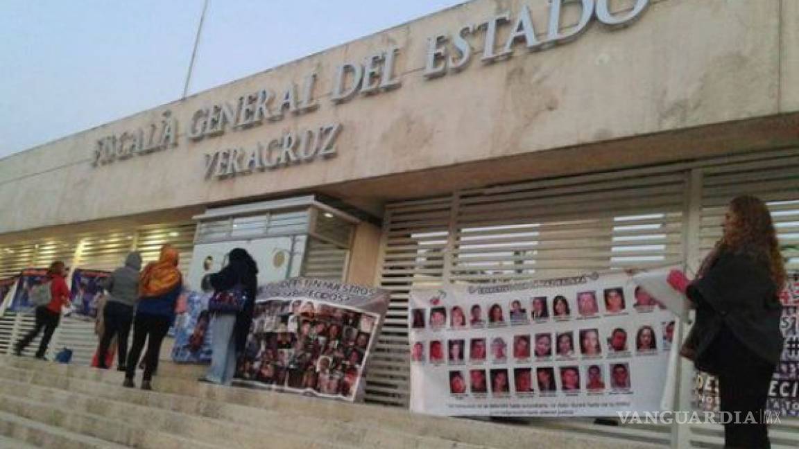 Padres de desaparecidos “clausuran” Fiscalía de Veracruz; exigen renuncia del titular de SSP