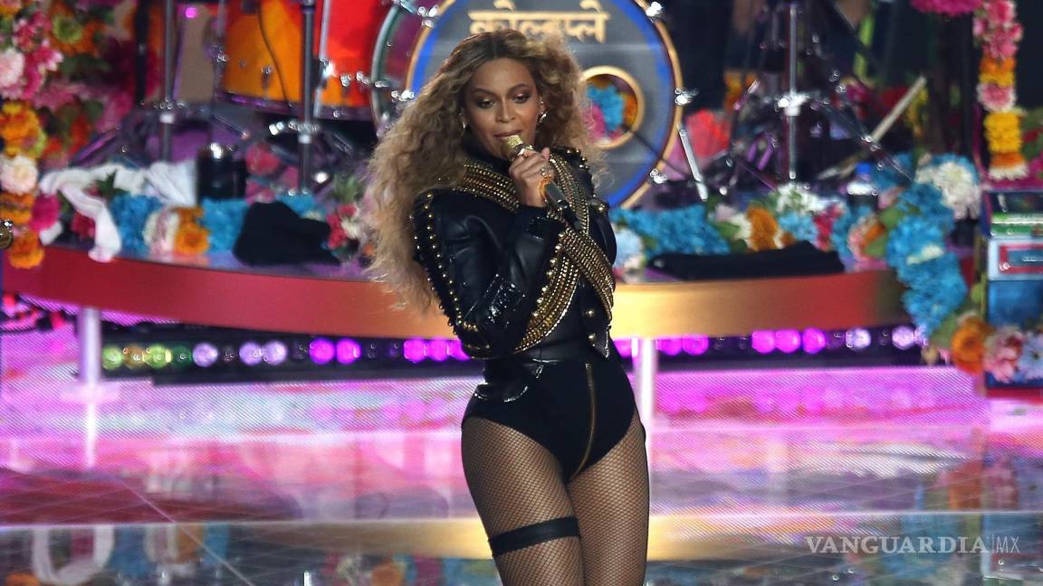 $!Beyoncé durante su actuación del intermedio del Super Bowl de 2016, en Santa Clara, California). EFE/EPA/Mónica M. Davey