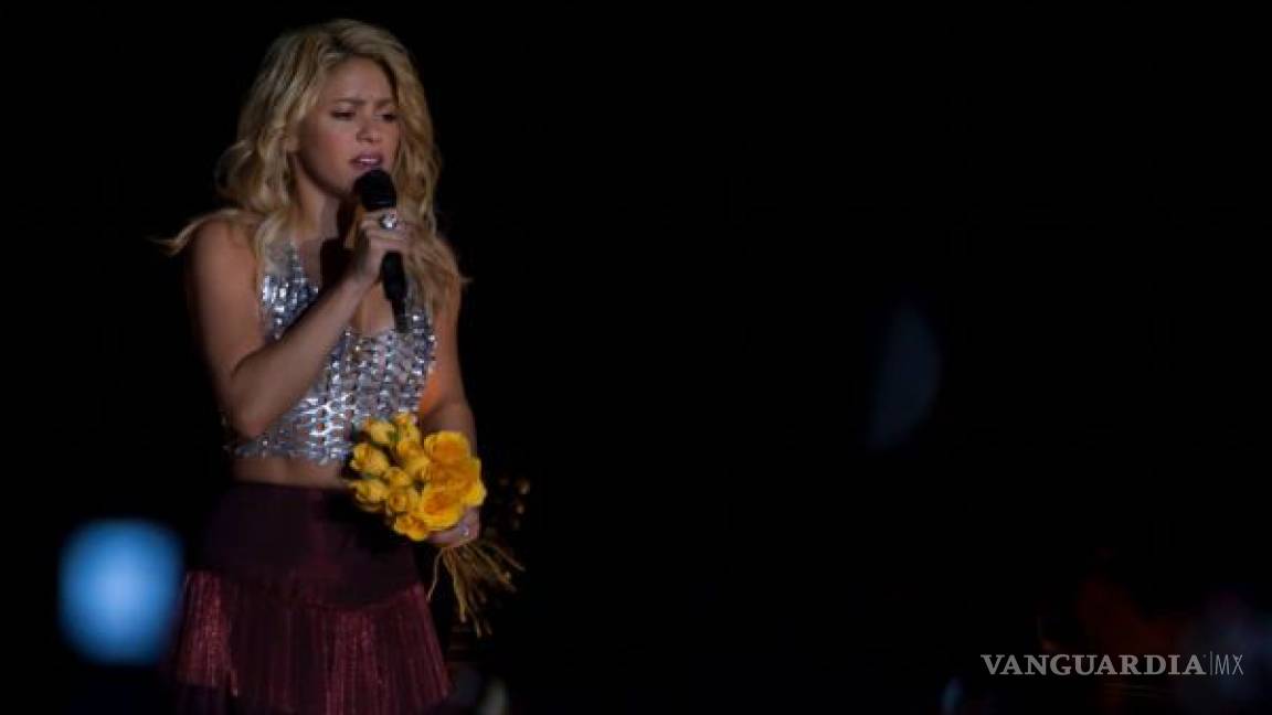 Shakira a punto de perder la voz, busca al mejor cirujano del mundo