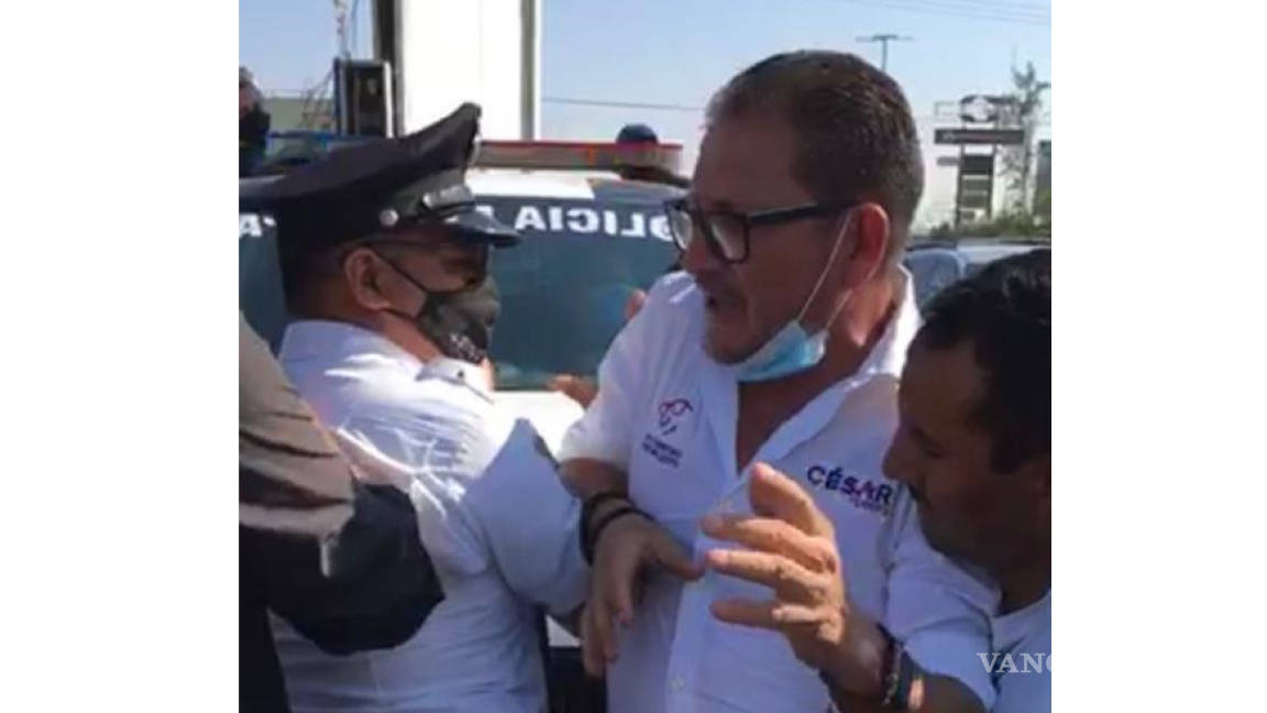 Policías de Monclova retiran lonas del plantón de regidores contra Alfredo Paredes