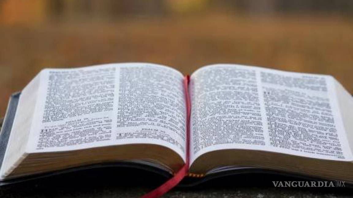 Edición de la Biblia con lenguaje inclusivo causa polémica