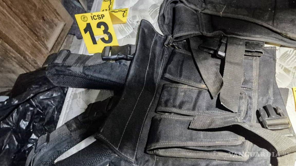 Catean inmueble tras asesinato de dos policías en Guadalupe, Nuevo León; encuentran armas, cartuchos y chips