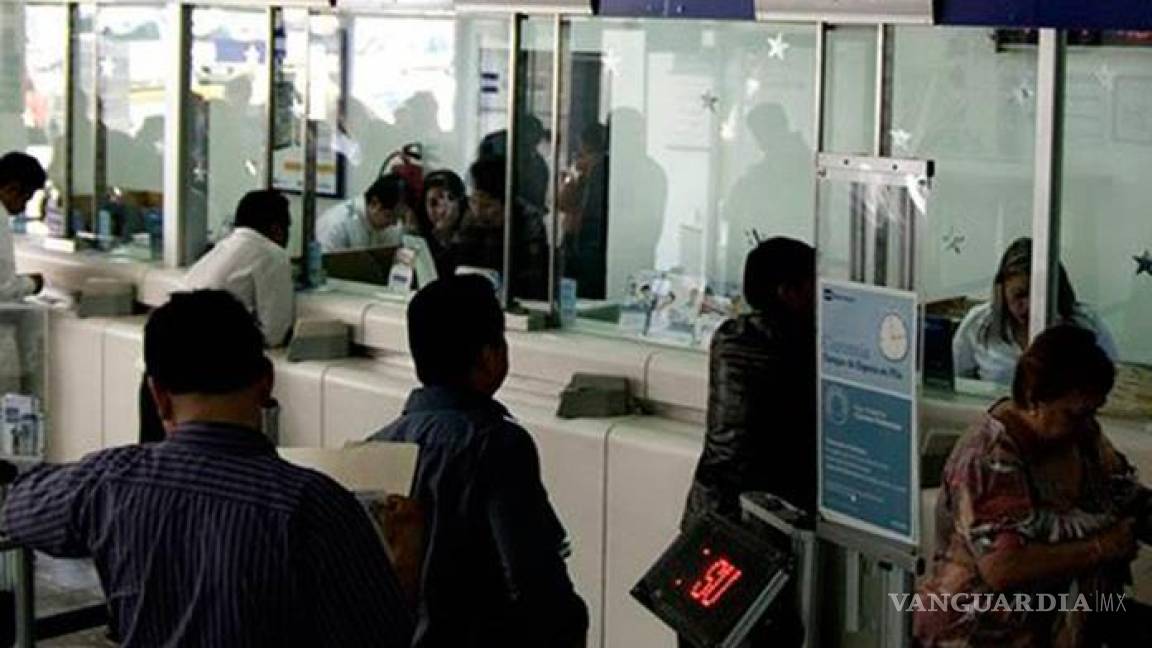 Bancos regresan a clientes solo 1 de cada 3 pesos reclamados: Condusef