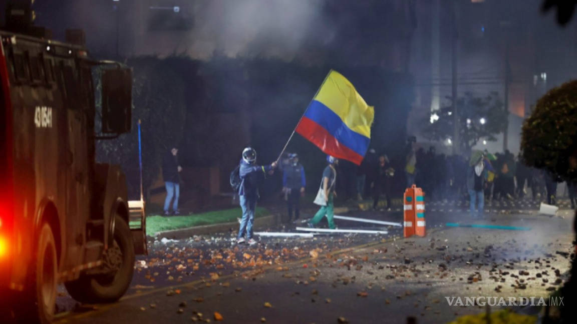 Iván Duque solicita apoyo militar para frenar protestas en Colombia contra la reforma fiscal
