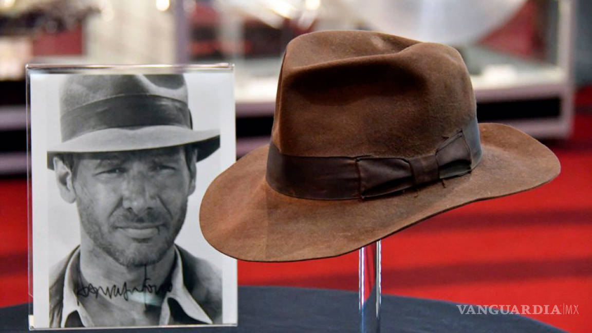 Megasubasta de Londres incluirá sombrero de Indiana Jones y patineta de Marty McFly